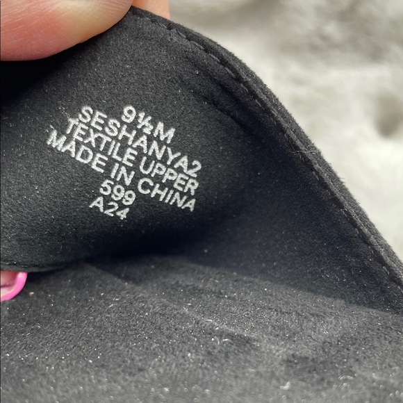 Easy Spirit Shanta 2, Black criss cross Studded Slide Sandals, size 9.5 NEW - Picture 3 of 8